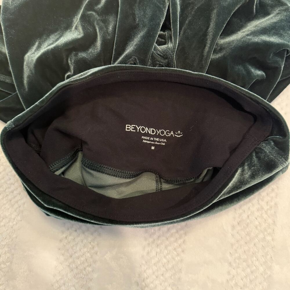 beyond yoga green velvet leggings size medium M - Picture 3 of 4